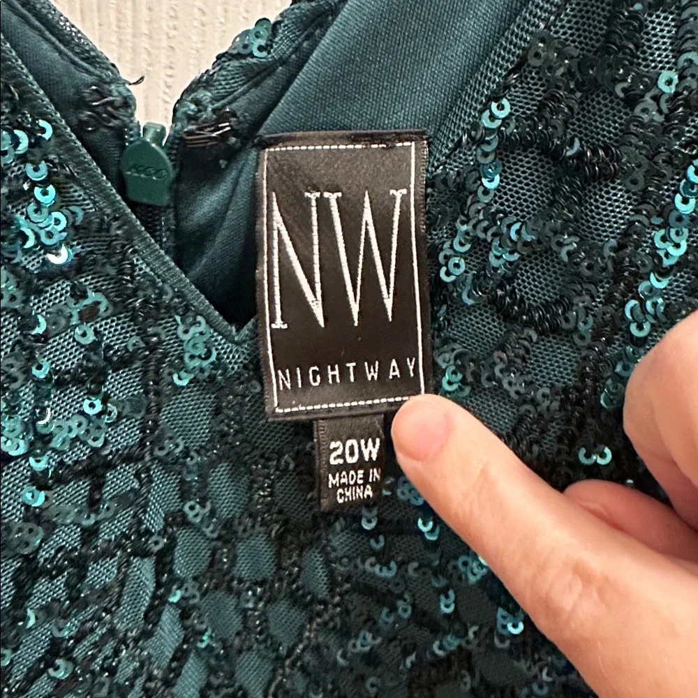 Formal/Prom Sequin V-Neck Dress Emerald Green - Picture 5 of 6